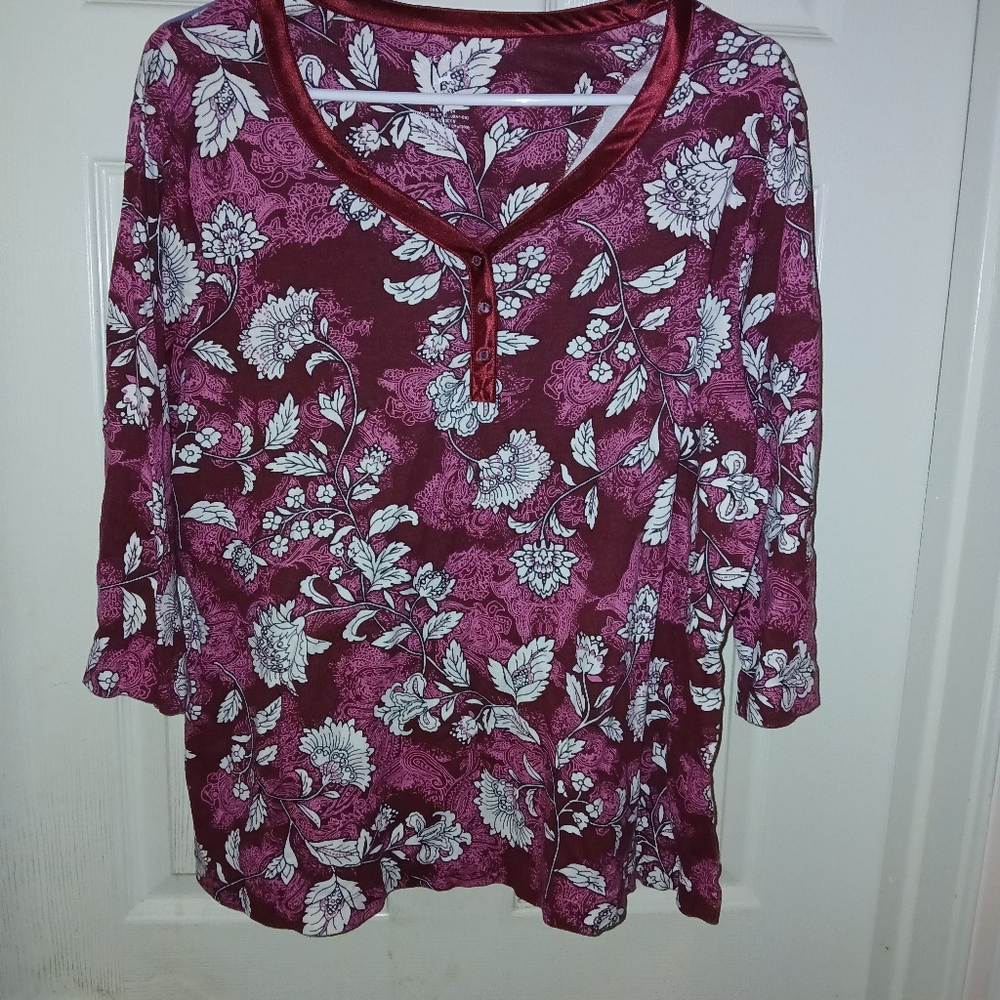 Floral Top White Stag size 1X